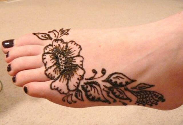 Henna design for feet