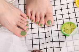 Foot Peel Mask Benefits to Maintain Healthy and Happy Feet