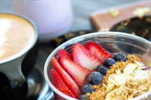Acai Bowl Calories, Nutrition Facts, Benefits, Drawbacks, and More
